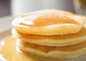 طريقة عمل فطائر مقلية بالعسل