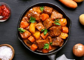 طريقة عمل صينية لحمة بالبطاطس