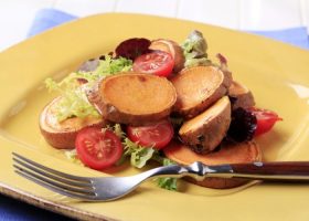 طريقة عمل سلطة البطاطا الحلوة