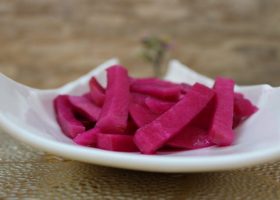 طريقة عمل مخلل اللفت الأبيض