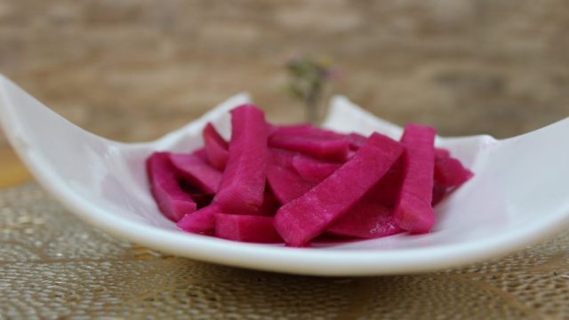 طريقة عمل مخلل اللفت الأبيض