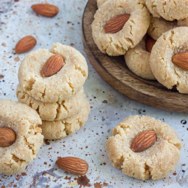 طريقة عمل كوكيز الزبدة باللوز