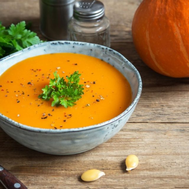 طريقة عمل شوربة القرع الصحية