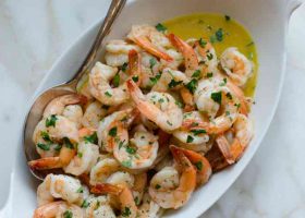 طريقة عمل الروبيان بالزبدة والثوم