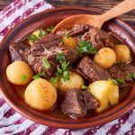طريقة عمل كباب الحلة بالبطاطس