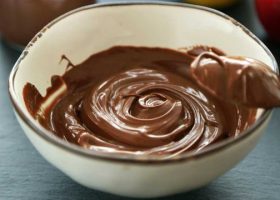 طريقة عمل الشوكولاتة في المنزل
