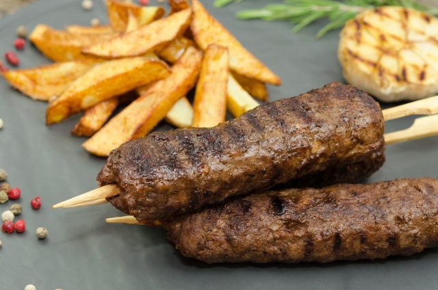 طريقة عمل كباب لحم مفروم مقلي