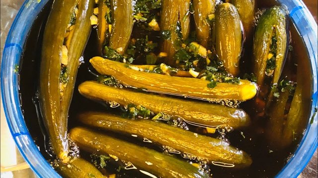 طريقة عمل طرشي الخيار المحشي