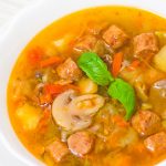 طريقة عمل شوربة الفطر مع النقانق