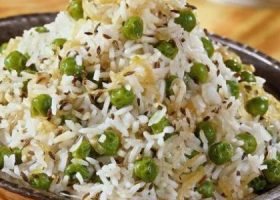 طريقة عمل أرز باللحم والبازيلا