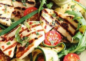 طريقة عمل سلطة جبن الحلوم