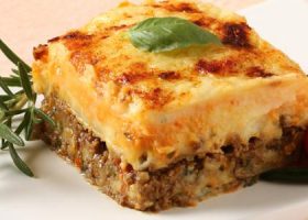 طريقة عمل صينية البطاطس المهروسه باللحم المفروم