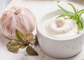 طريقة عمل ثومية بدون بيض