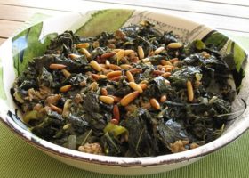 طريقة عمل الملوخية الناشفة بالثوم