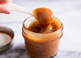 طريقة عمل صوص الكراميل بالقشطة