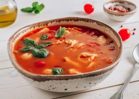 طريقة عمل شوربة الرافيولي والخضروات