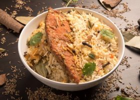 طريقة عمل برياني سمك السلمون