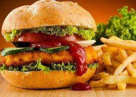 طريقة عمل برجر دجاج بالبقسماط