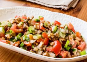 طريقة عمل سلطة تركية بالجوز