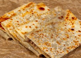 طريقة عمل عجينة المطبق اليمني