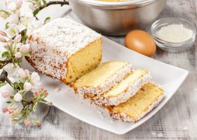 طريقة عمل كيك جوز الهند بالحليب