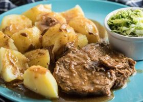 طريقة عمل صينية ستيك بالبطاطس