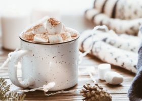 طريقة عمل هوت شوكلت بالمارشميلو