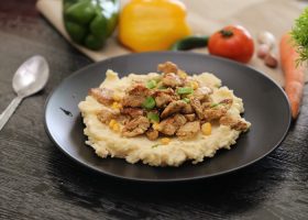 طريقة عمل البطاطس المهروسة مع الشاورما