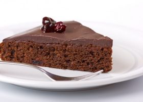 طريقة عمل ترافيل كيك بالشوكولاتة الداكنة