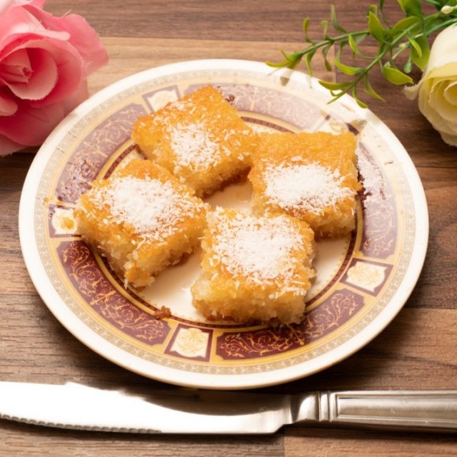 طريقة عمل بسبوسة بعلبة القشطة