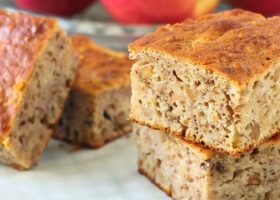 طريقة عمل كيك القمح الصحي بالتفاح