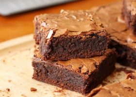 طريقة عمل براونيز برقائق الشوكولاتة