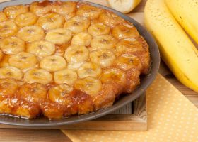 طريقة عمل كيكة الموز بالكراميل