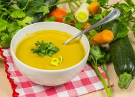 طريقة عمل شوربة كريمة الخضار