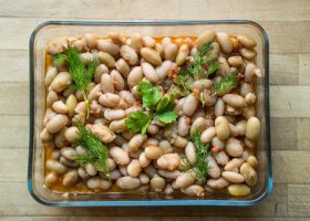 طريقة عمل فاصوليا بيضاء بالزيت