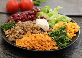 طريقة عمل سلطة التاكو باللحم المفروم