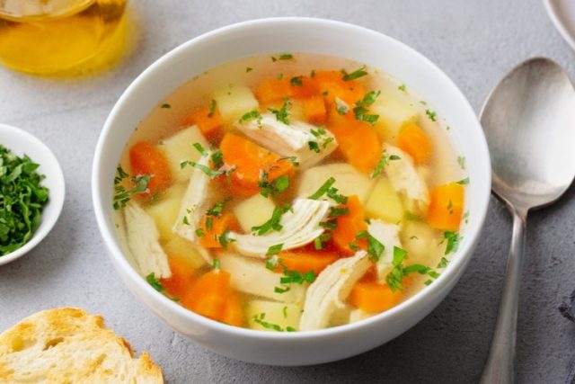 طريقة عمل شوربة الدجاج الصحية