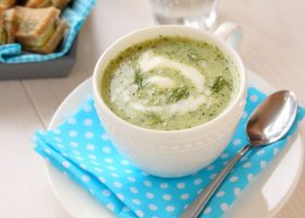 طريقة عمل شوربة الخيار