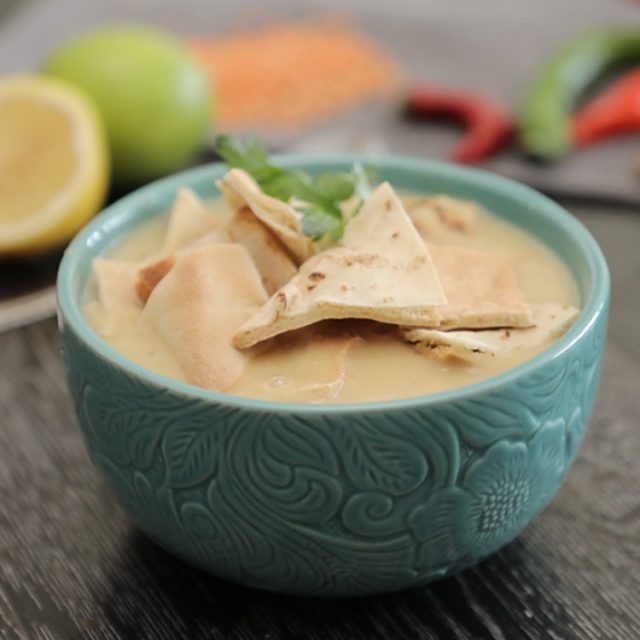 طريقة عمل شوربة البطاطس بالعدس الاصفر