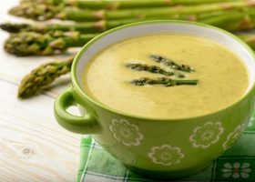 طريقة عمل شوربة الهليون دايت