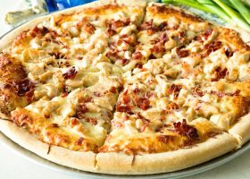 طريقة عمل بيتزا رانش الدجاج