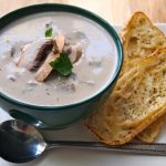 طريقة عمل شوربة الفطر والدجاج