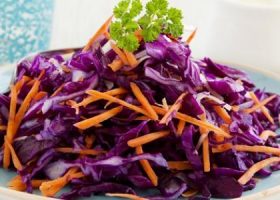 طريقة عمل سلطة الملفوف الأحمر