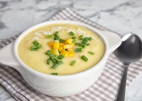 طريقة عمل شوربة الذرة بالقشطة