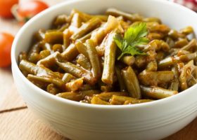 طريقة عمل فاصوليا خضراء بالزيت للنباتيين