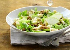 طريقة عمل سلطة الجرجير بالتفاح الأخضر