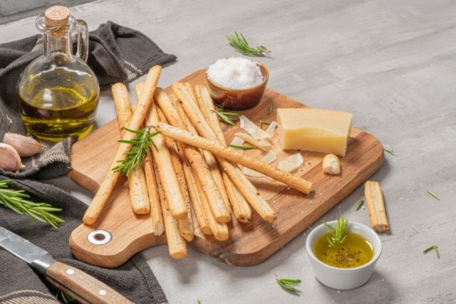 طريقة عمل باتون ساليه بالسمسم