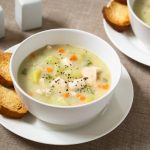 طريقة عمل شوربة الدجاج بالخضار والكريمة