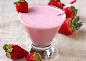 طريقة عمل عصير كوكتيل بالحليب