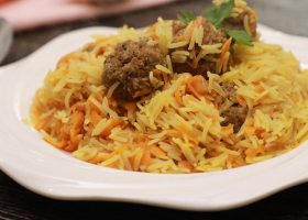 طريقة عمل أرز بالكاري مع كرات اللحم